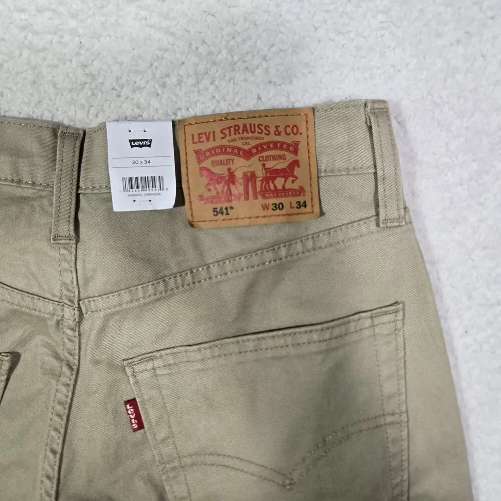 Levi's Performance 541 Athletic Taper Tech Pants Mens 30x34 ( Actual 30x32 )